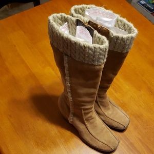 NWOB Bjorndal Danika Suede Zip Up Boots Size 7.5